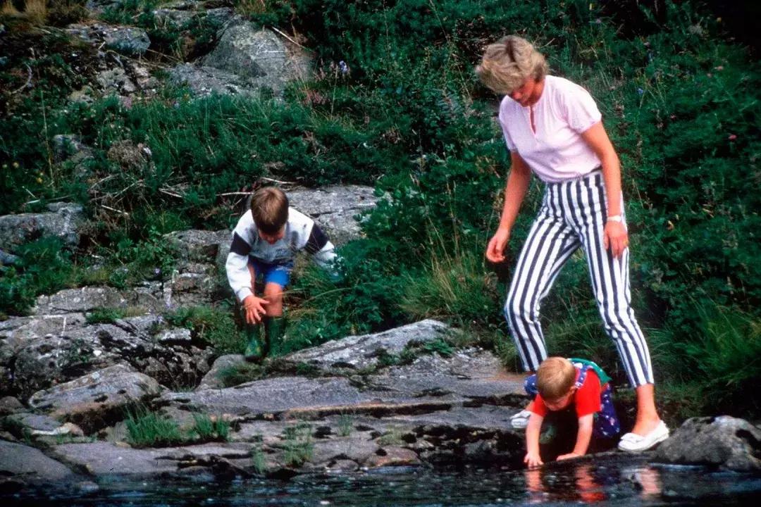 93岁女王年年放暑假！深扒女王秘密“朋友圈”，看看她都玩些啥