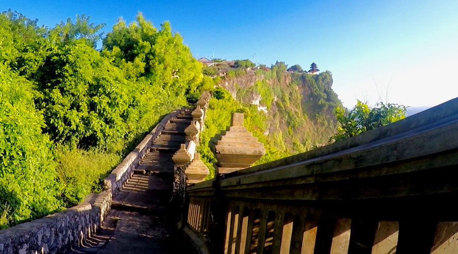 巴厘岛海神庙是哪个宗教,巴厘岛海神庙景点在哪里
