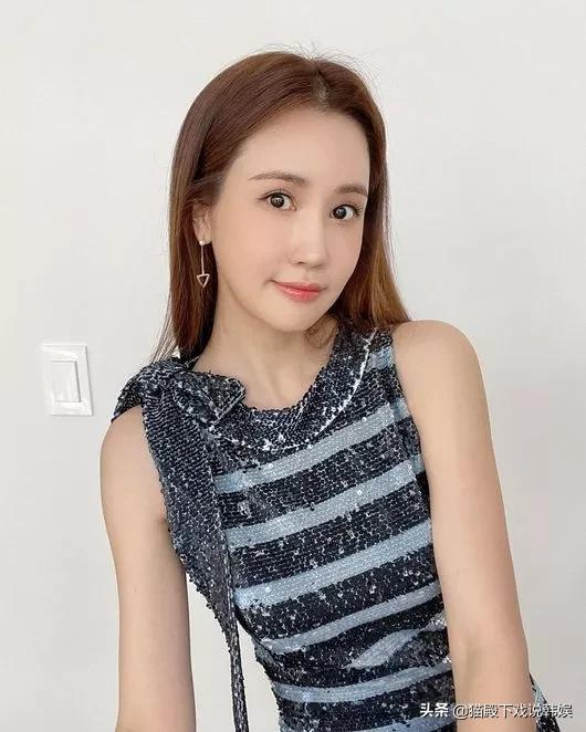 金智媛和泰妍,边伯贤金泰妍同台泰妍领奖