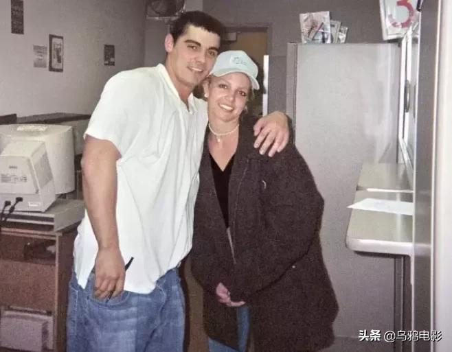 13年首曝光！被亲爹无死角监视、灌药、绝育，毁掉一个巨星多容易