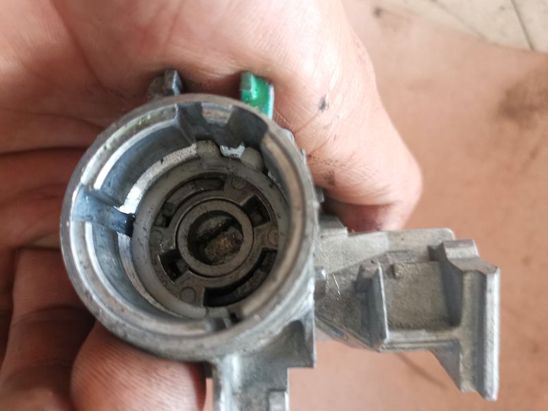 大众速腾钥匙锁座更换视频,大众速腾车遥控器钥匙改装外壳