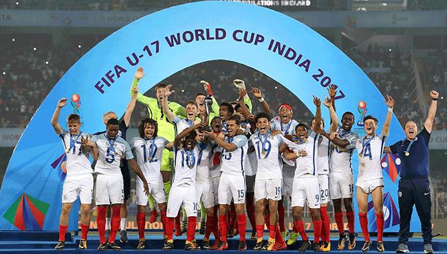 英格兰56年,55年漫长回家路