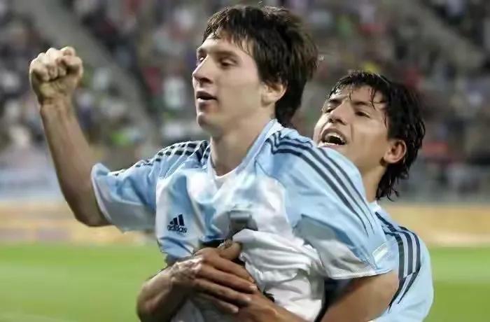 足坛十大最出名的巨星排名,足坛十大传奇巨星排名