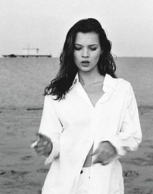 断筋瘦腿、断骨增高、精灵耳……女孩，请停止排队自残