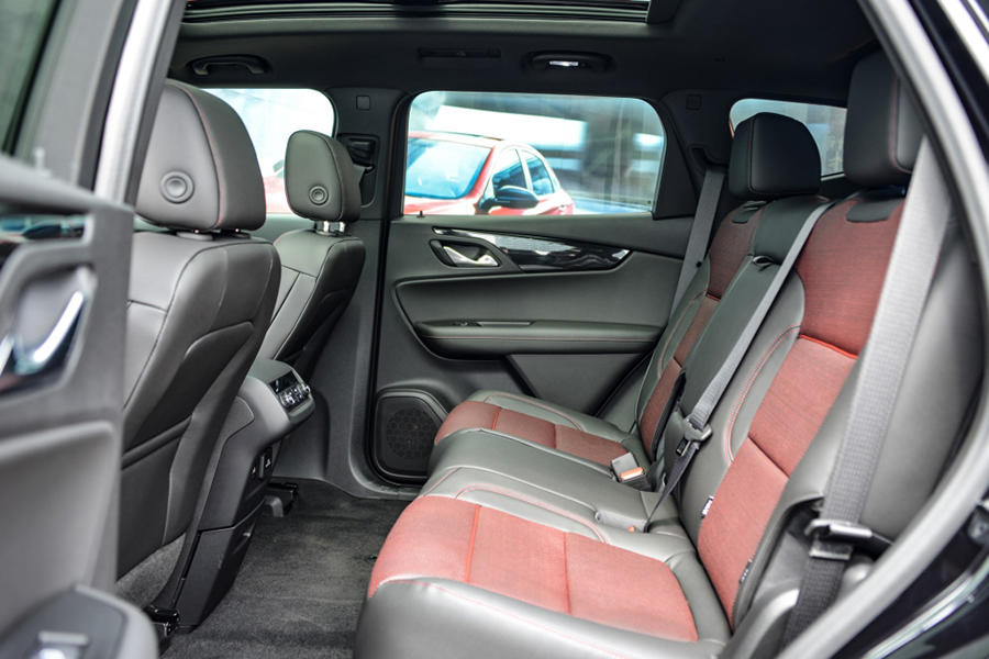 雪佛兰全尺寸suv柴油高配5.7米,雪佛兰7座suv巡境者尺寸价格