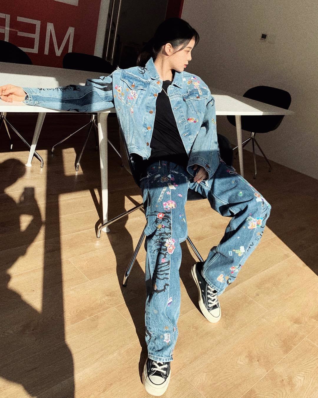 匡威女孩白蓝渐变,匡威女孩欧阳娜娜