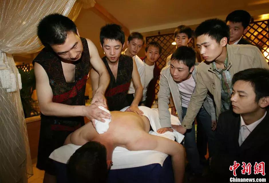 为什么有人洗澡搓泥多有人少,为什么洗澡不搓泥