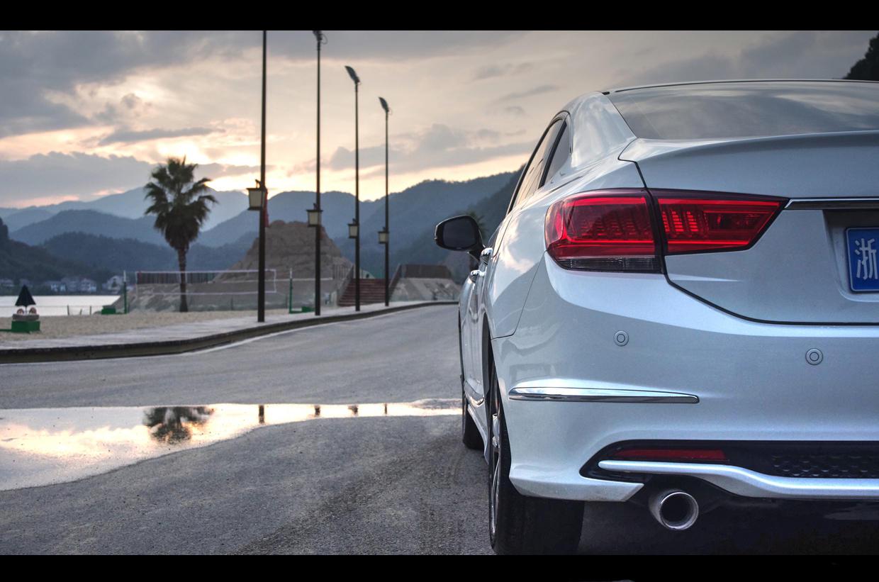 汽车布座椅有污渍怎么清洗,白色汽车上有黑色污渍怎么清洗