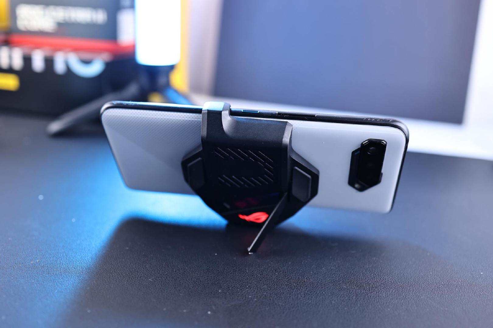 rog游戏手机5吃鸡测评,rog游戏手机5有什么黑科技