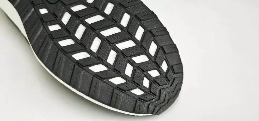 不怕踩狗屎的鞋,adidasyeezyboostrunner700v2