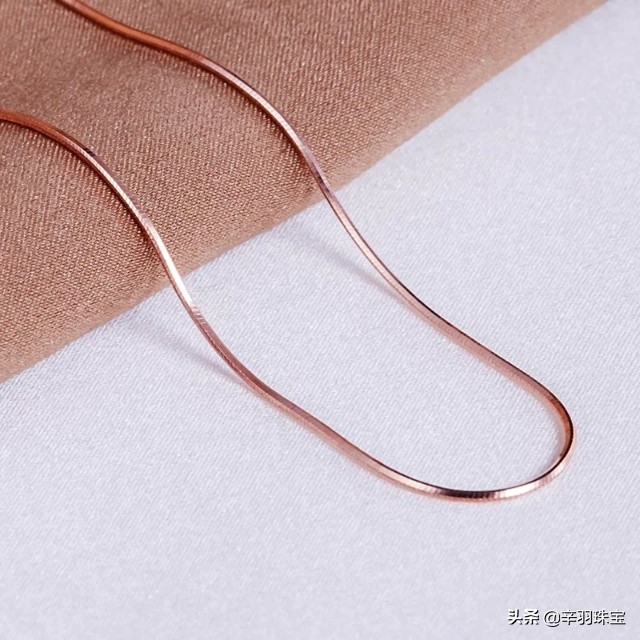 粗彩金项链适合什么吊坠,玉佛吊坠女款彩金项链