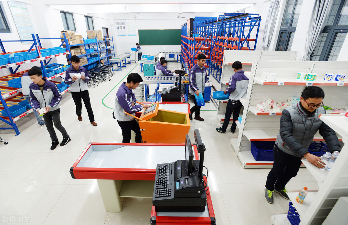 学生逃课就是不愿意去学校怎么办,高二学生叛逆不去学校怎么办