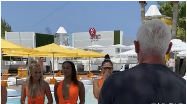 58岁英国富豪,英国亿万富翁富家女