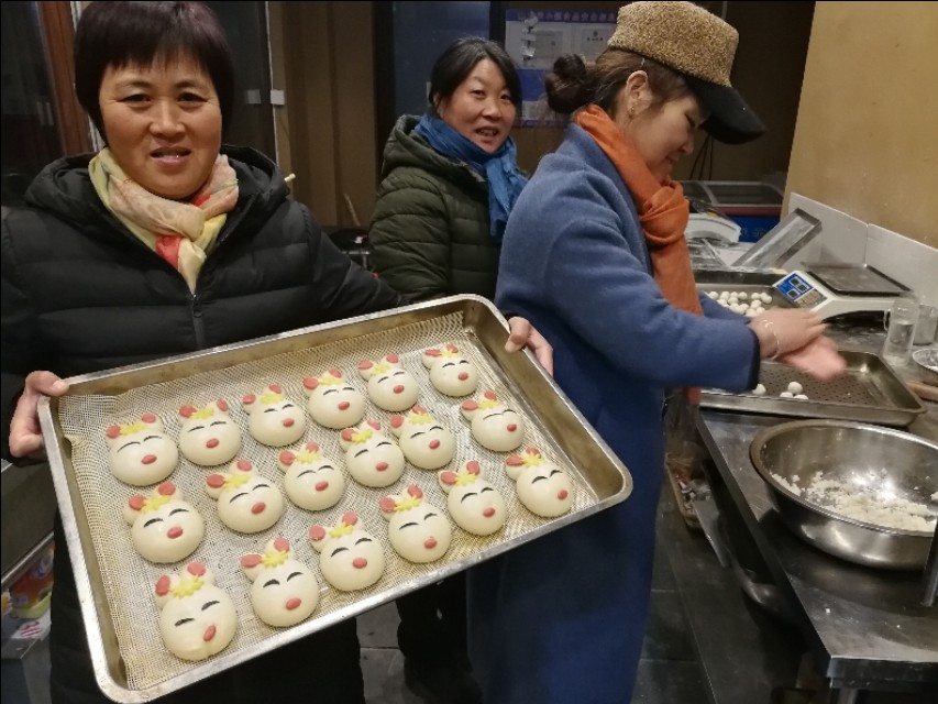 农民大姐做花馍,山东下岗女工创业做花馍