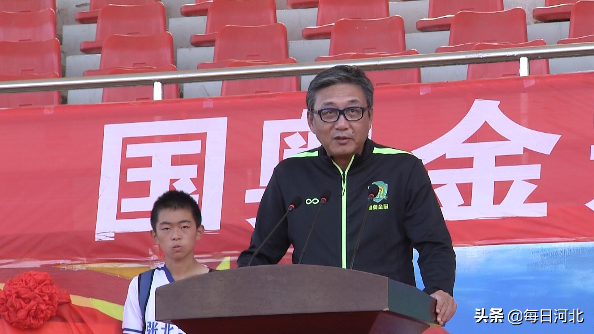 国奥金冠足球俱乐部“快乐足球”主题活动走进张北县