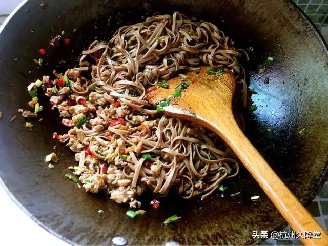 炒青稞面升糖,青稞面苦荞面条