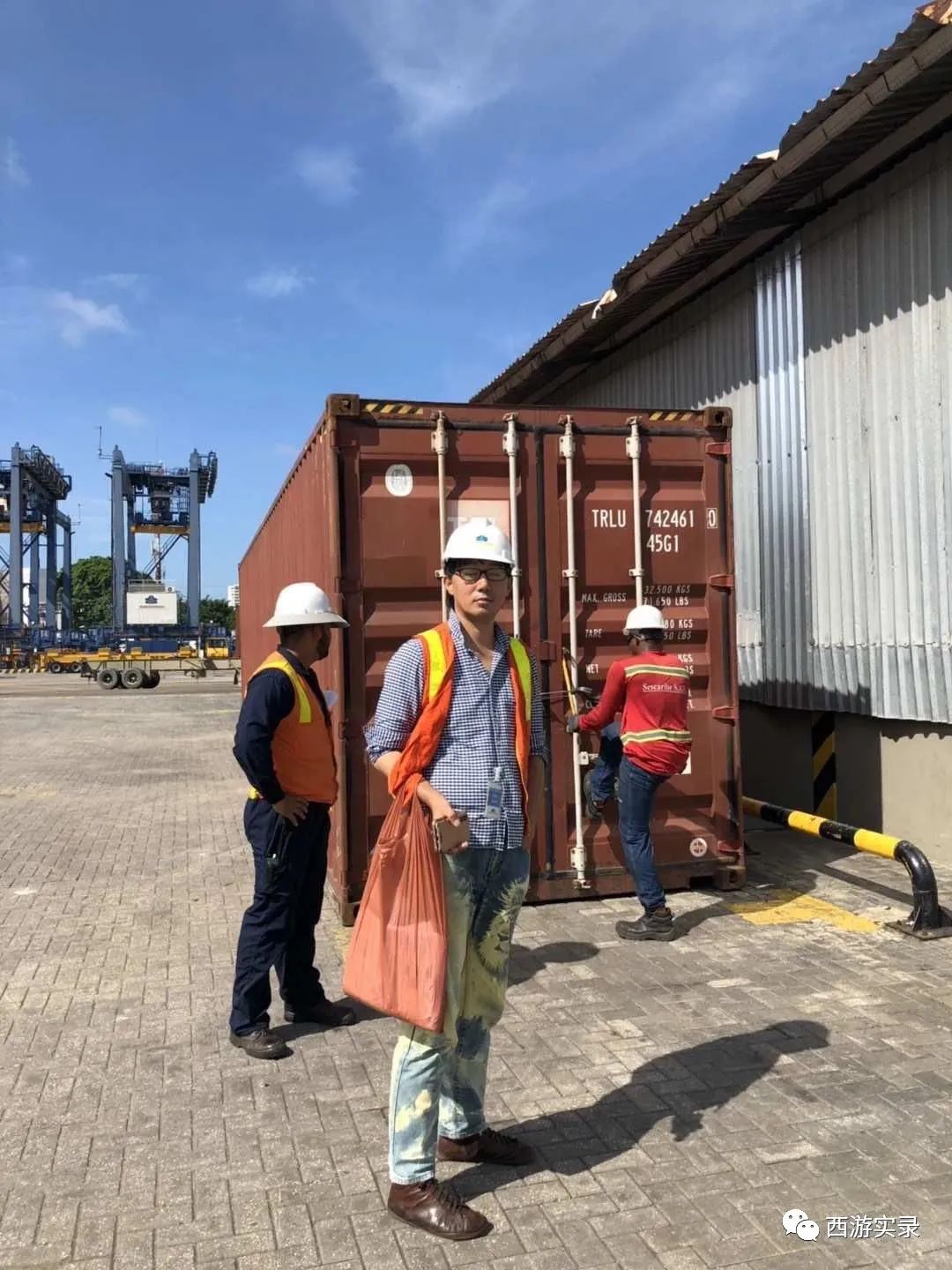 三进三出哥伦比亚送鲜花求爱，沪C穿越五大洲、第一次在南美相亲