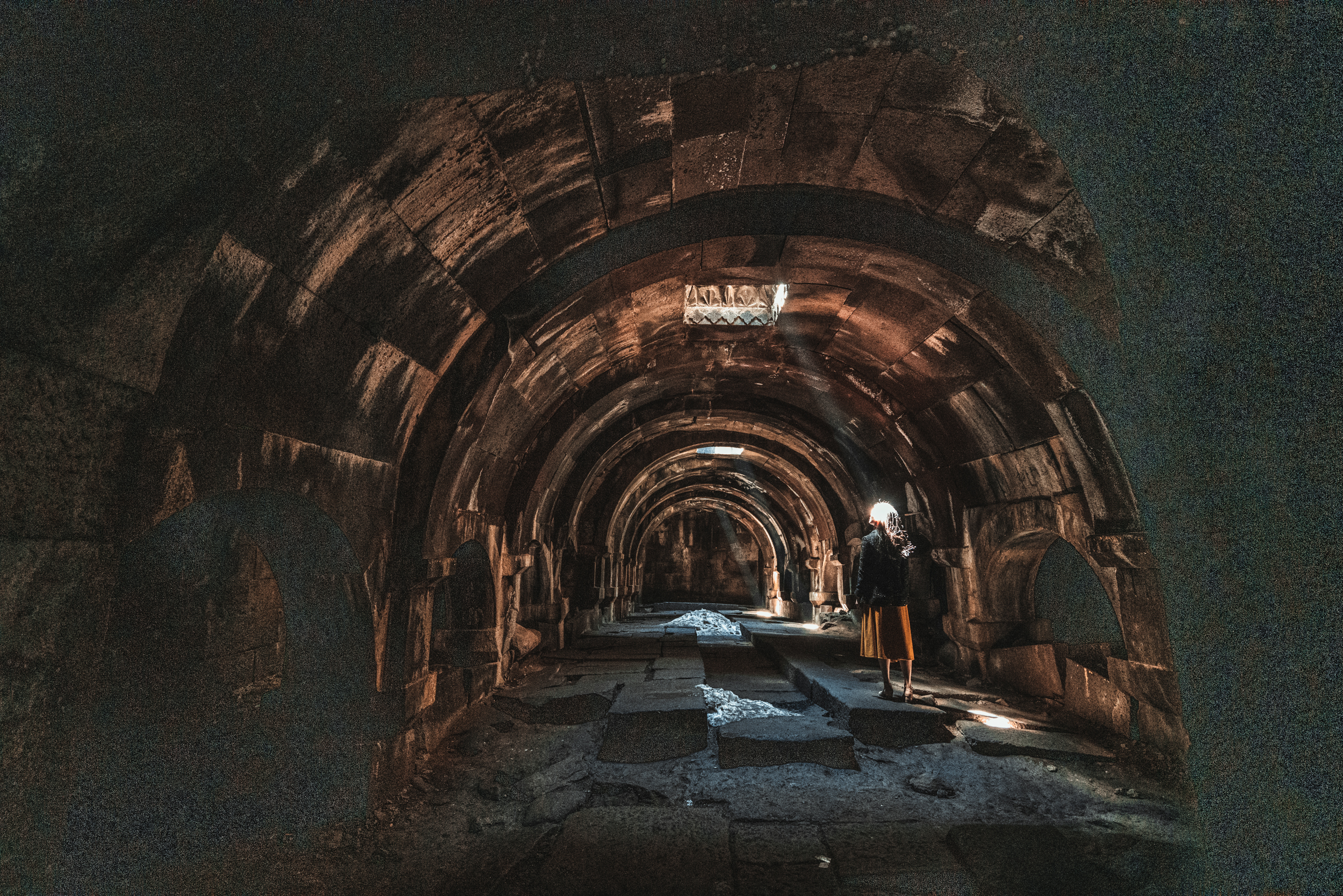 高加索的明镜，万里丝路穿过的闪亮珍珠，如今是拍照的圣地