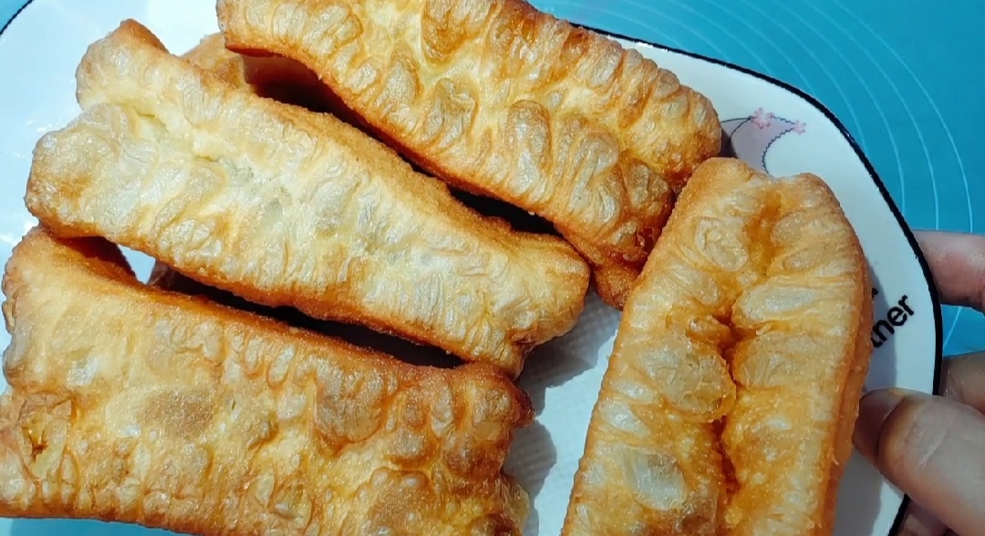 油条怎样才能酥脆和不腻,油条要酥脆又好吃要怎么操作