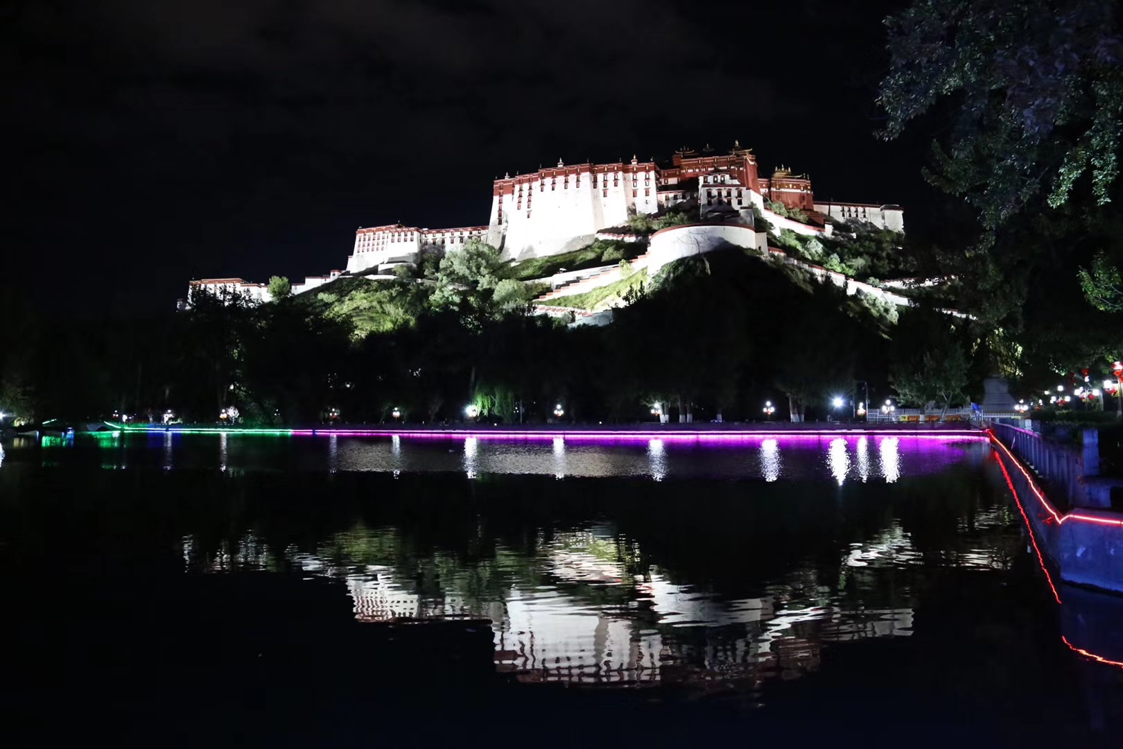 自驾进藏是川藏线好还是滇藏好,7月份进藏走滇藏线还是川藏线好