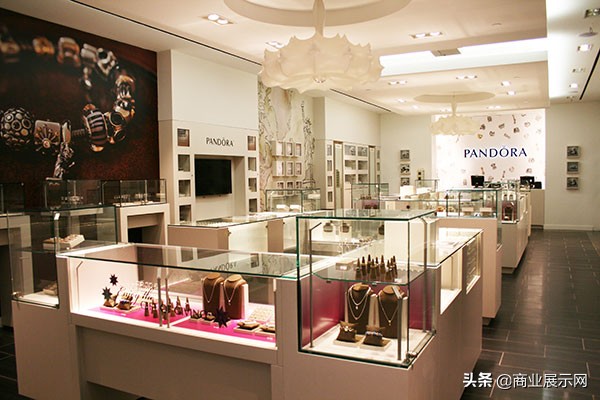 pandora潘多拉珠宝店,纽约soho潮牌购物街