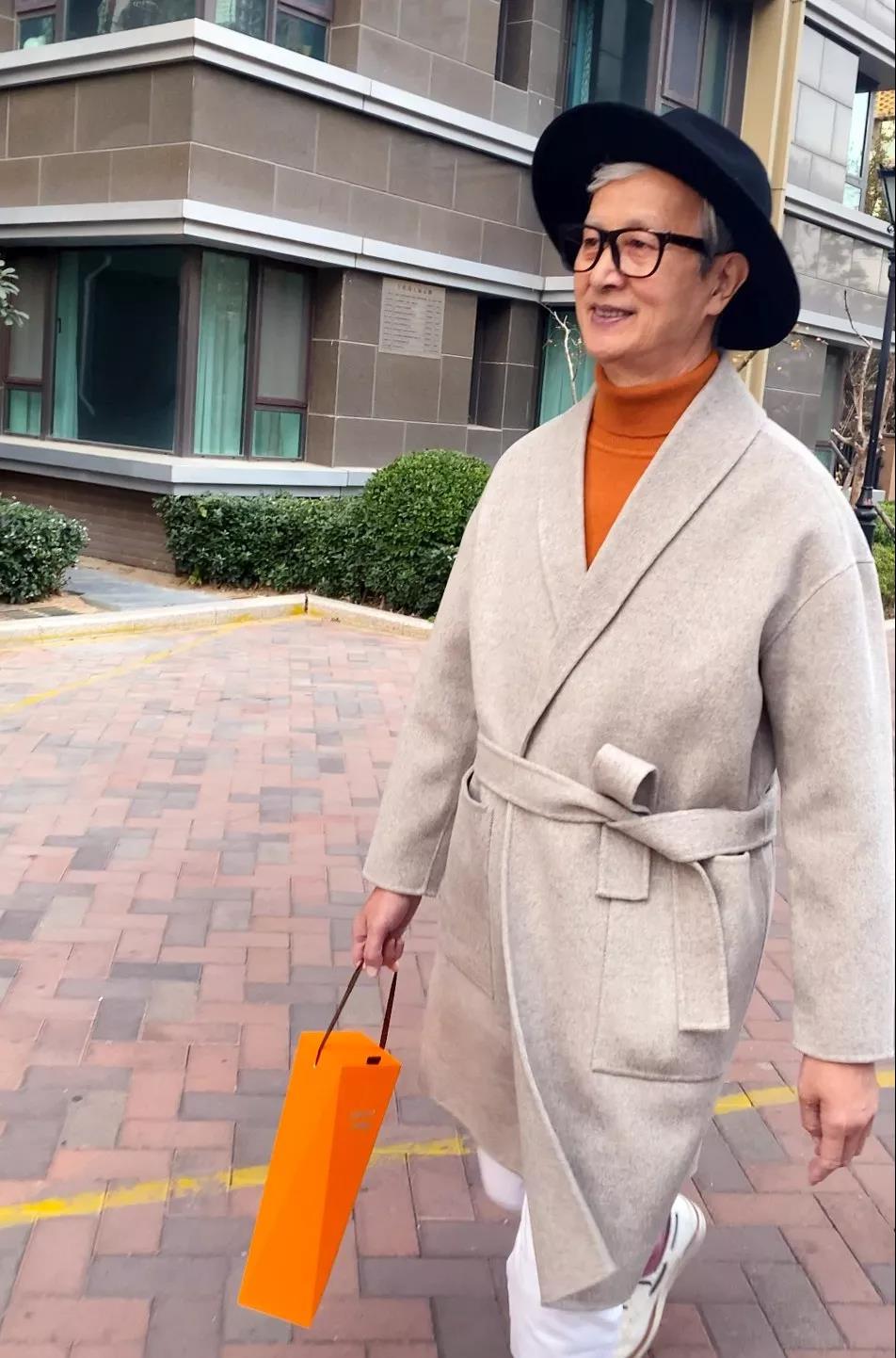 年轻人喝醉酒的名场面,年轻人醉酒场面图片