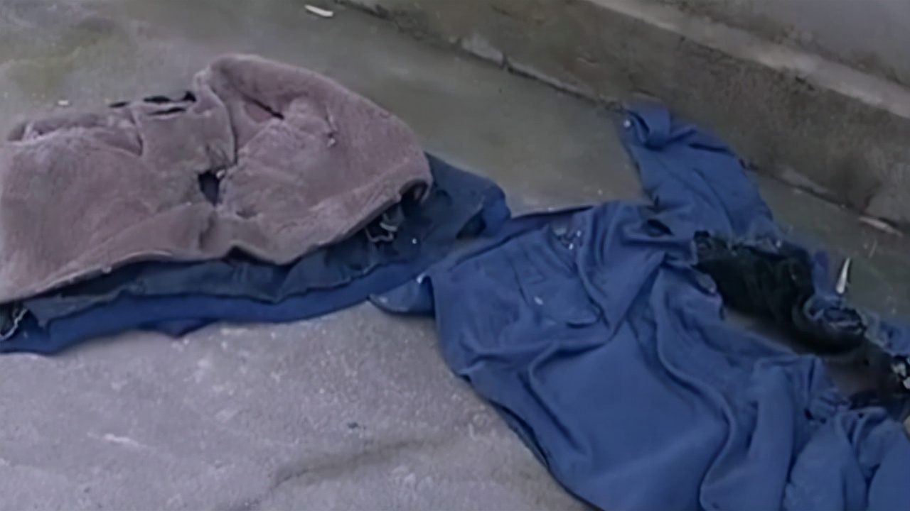 老人突然人体自燃烧成灰,老人自燃真实视频