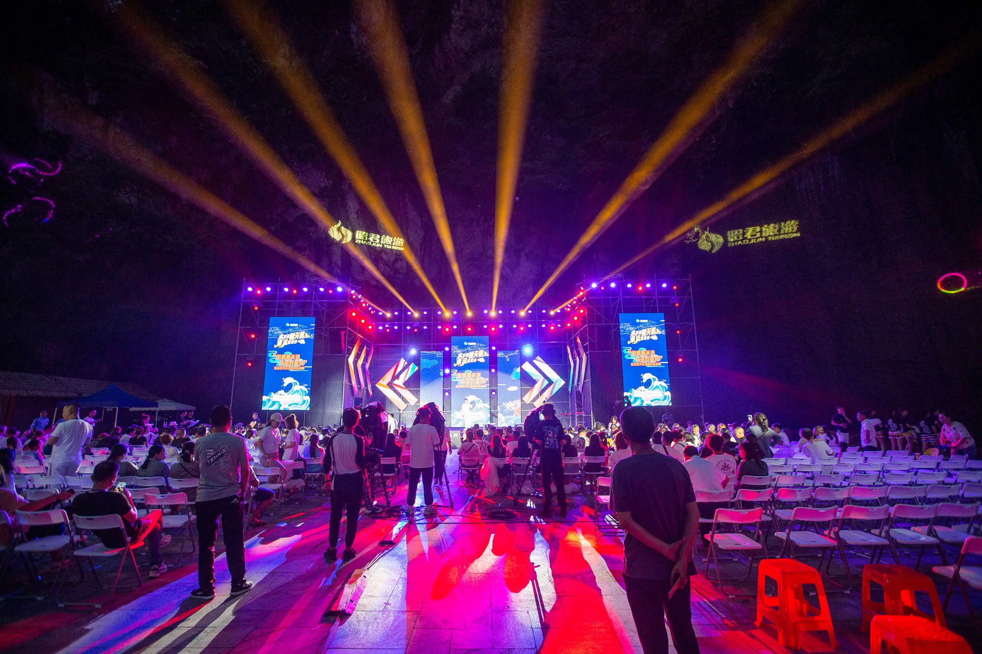 宜昌兴山朝天吼漂流空气质量,宜昌朝天吼漂流今天可以游吗