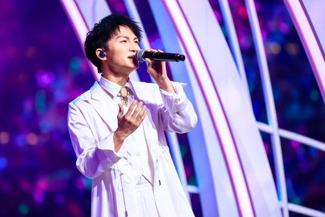 周深被那英放弃唱的哪首歌,周深唱那英的歌曲是什么综艺