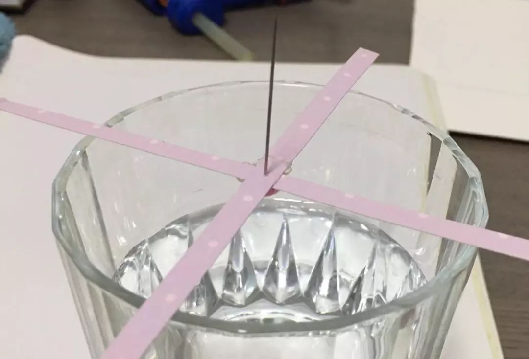 4个超有趣的小实验在家就能做,在家无聊做有趣的小实验