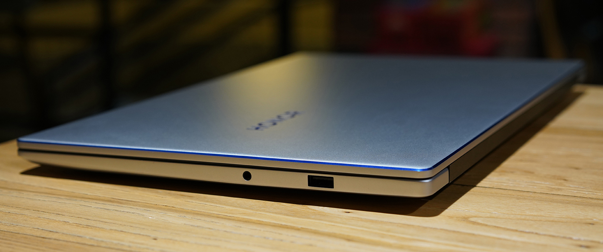 荣耀4000左右的手机全面屏 (荣耀新本高配)