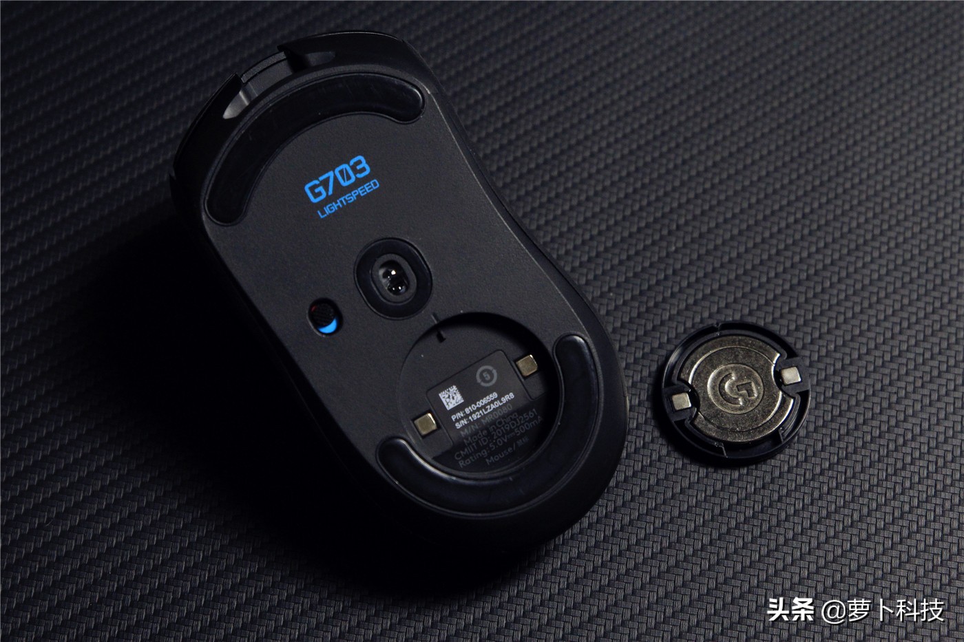 罗技g703无线鼠标评测,罗技g703鼠标底部透镜
