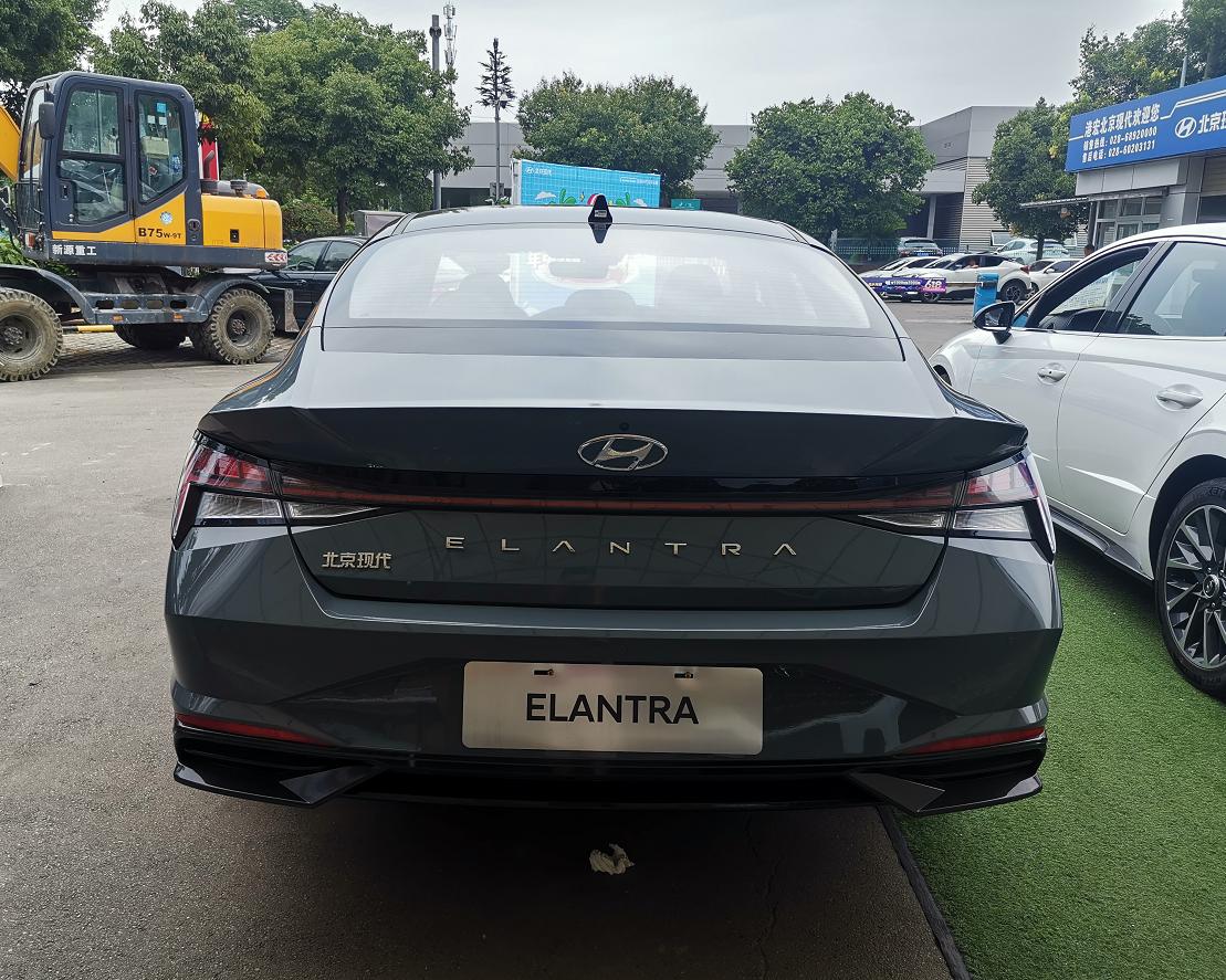 第七代伊兰特倒车影像,第七代伊兰特中控解析图片