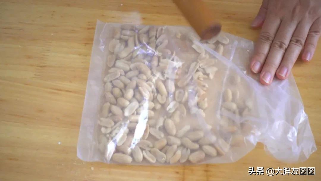 不用烤箱不用锅的麻糍,自制花生糍