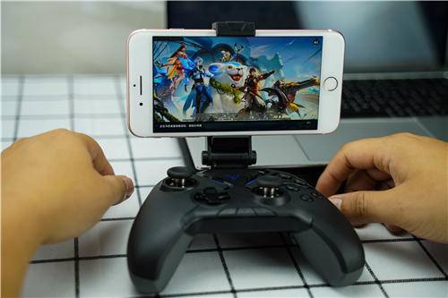 飞智八爪鱼2怎么开启体感,飞智八爪鱼2游戏手柄一键连招