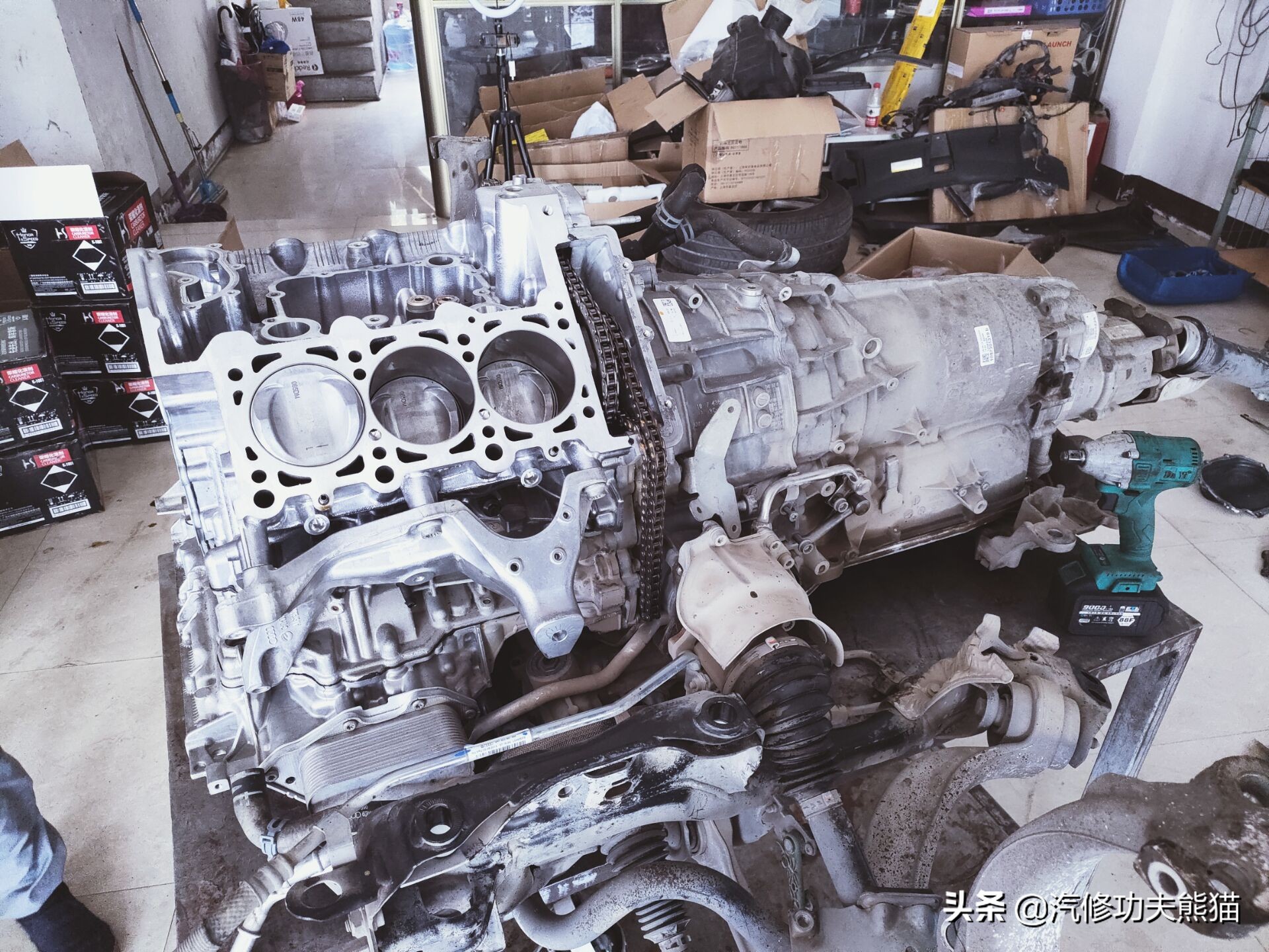 奥迪a8烧机油吗48v轻混,奥迪a8烧机油一千公里烧0.5正常吗