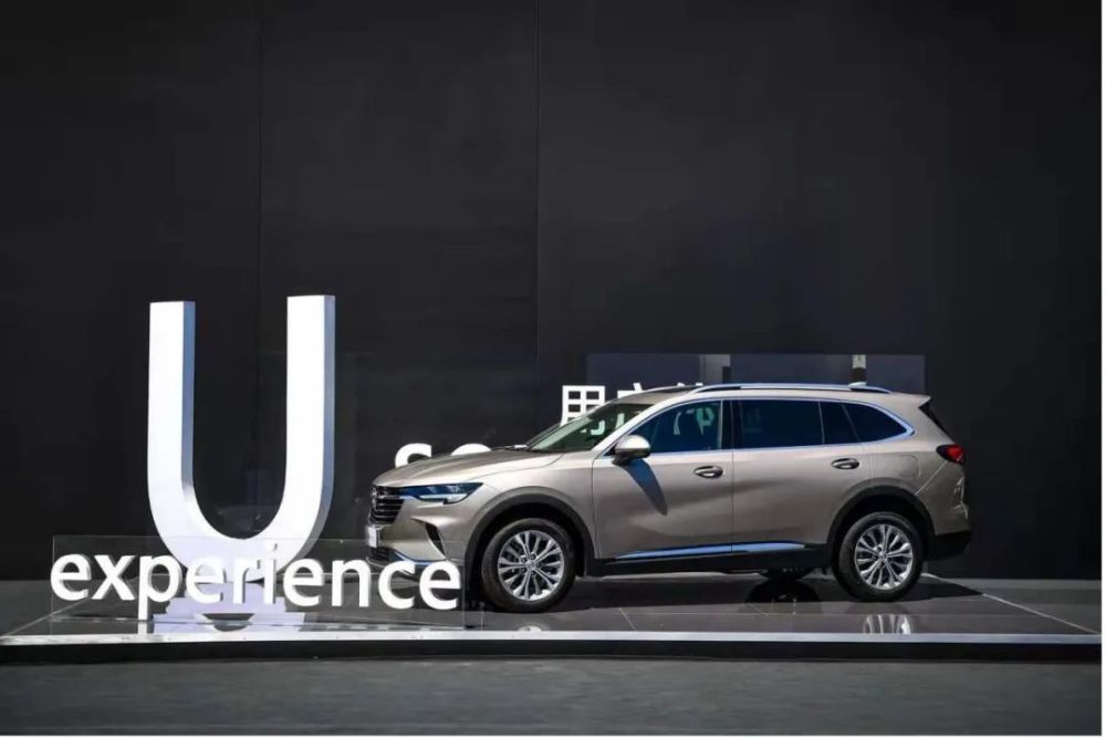 试驾2022款昂科威plus,新款蓝色昂科威plus试驾