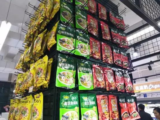 超市五一主题陈列,五一节超市入口创意陈列