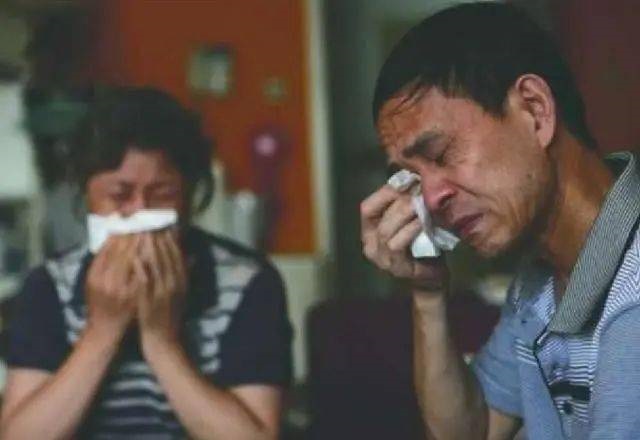 10年前卖肾买iPhone的小伙现状曝光：三级伤残，余生在病床上度过