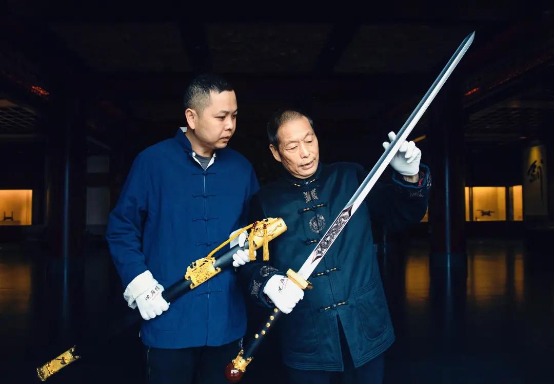 七旬老人铸剑60年,金庸求购富豪花800万,一把剑顶几套房