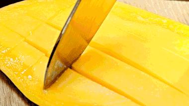 芒果蘸酱油的最佳吃法,芒果蘸辣椒是哪里的吃法