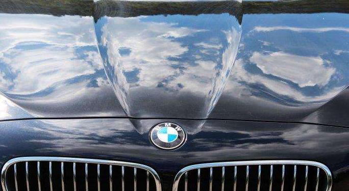 宝马标志设计图,宝马车标灵感是什么