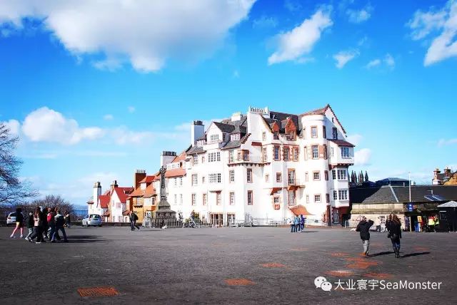 在法国留学的中国学生,在中国生活8年的法国小哥回国后