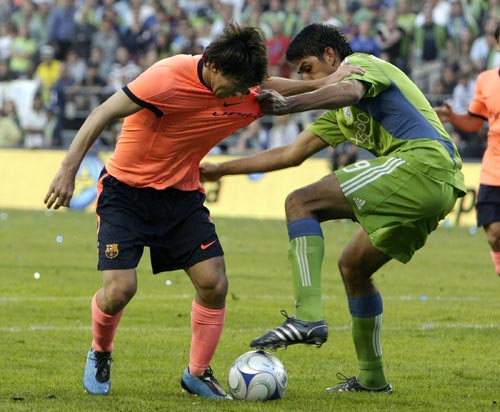 c罗葡萄牙白色长袖球衣,C罗为什么总穿长袖球衣