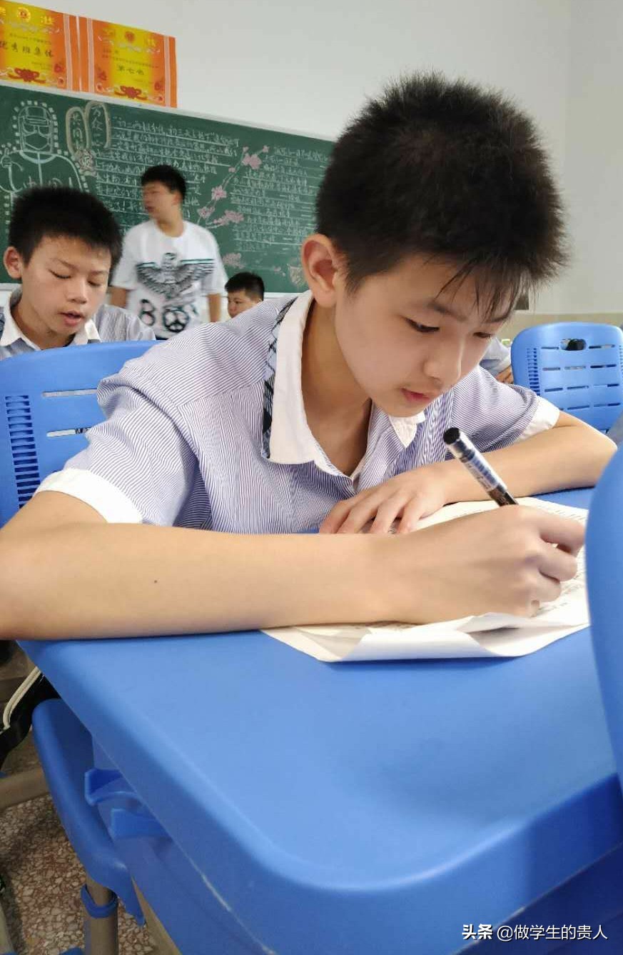 怎么对学生心理危机进行评估呢,如何对学生进行心理危机干预