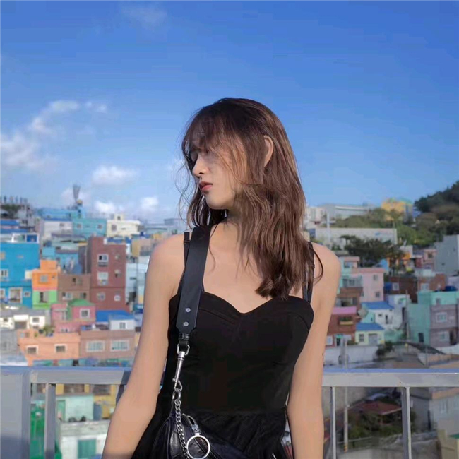 王者荣耀最强女大学生K回归,自称女王叫板景慧!这黑袜长腿绝了