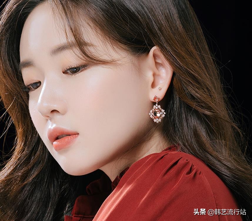 韩国耳环饰品高档气质,韩国低耳洞适合的耳环