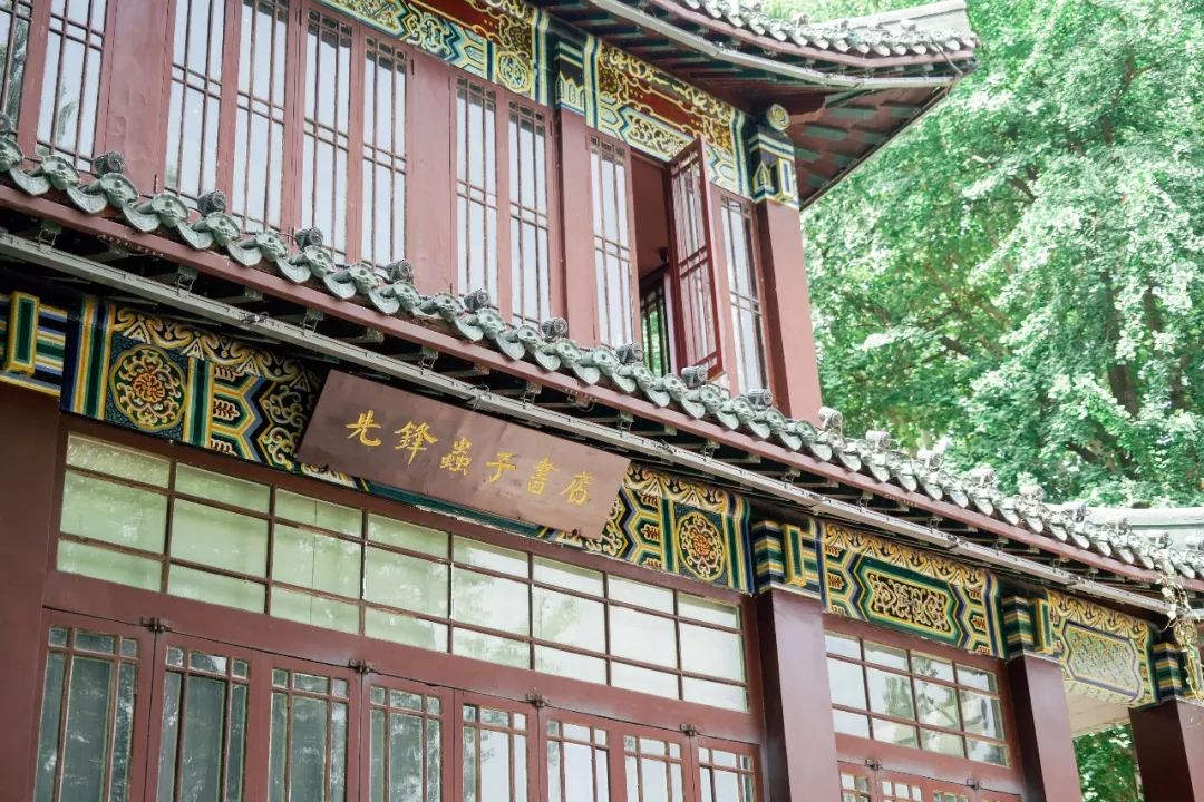 南京玄武湖边还有啥好玩的,玄武湖有什么好玩的