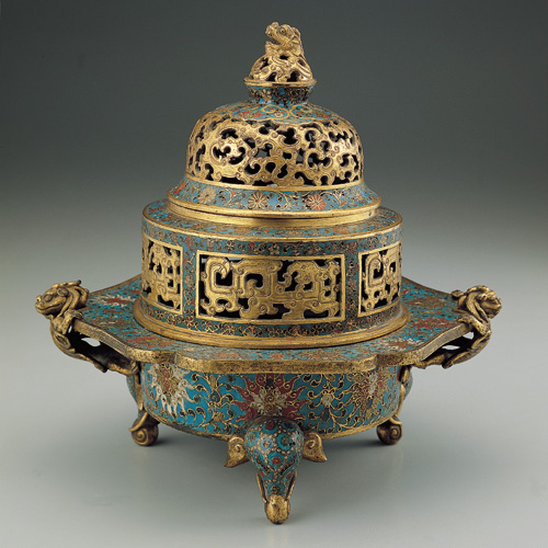 铜胎掐丝珐琅的俗名为景泰蓝,景泰蓝掐丝珐琅工艺制作材料