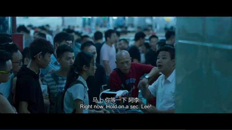 女孩为了一张机票为闺蜜相亲,女孩为了一张机票替富家女相亲